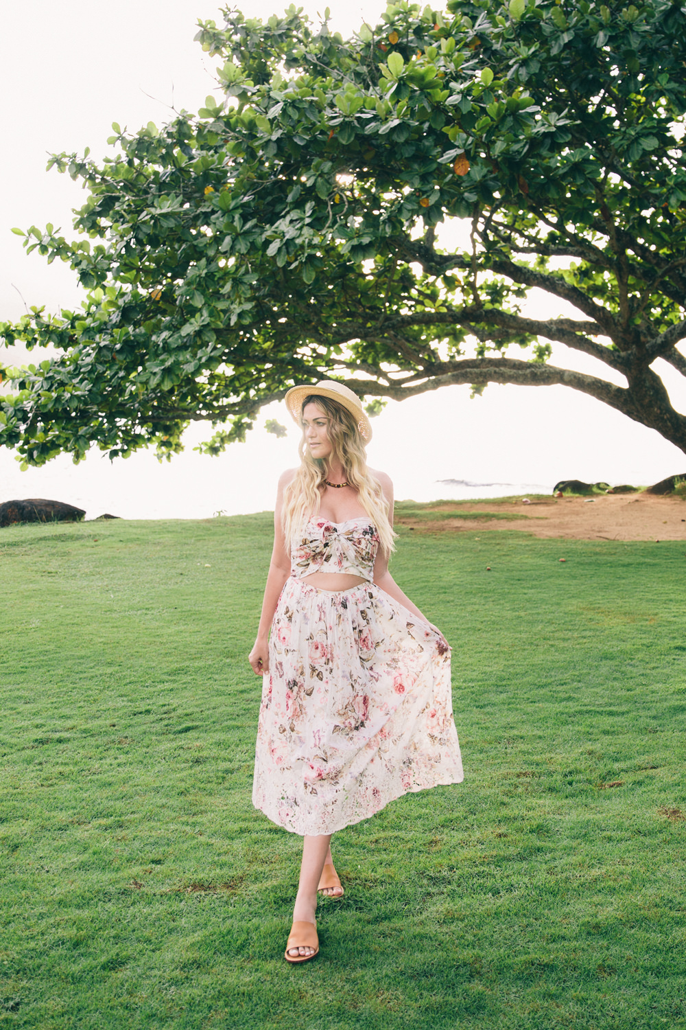 Dash of Darling shares her anniversary celebration at the beautiful St. Regis Princeville in Kauai Hawaii with her husband while wearing Zimmermann.