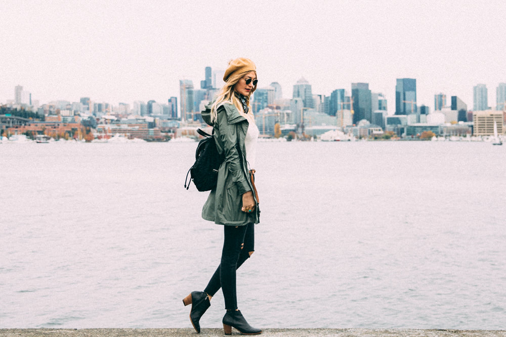 Caitlin Lindquist of the travel blog Dash of Darling visits Seattle Washington and shares what she did as a city guide.