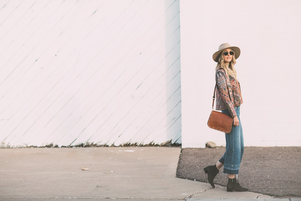 Caitlin Lindquist of the Arizona fashion blog Dash of Darling shares a spring outfit with Macy's wearing a Patricia Nash bag with Madewell cropped denim and an Anthropologie jacket.