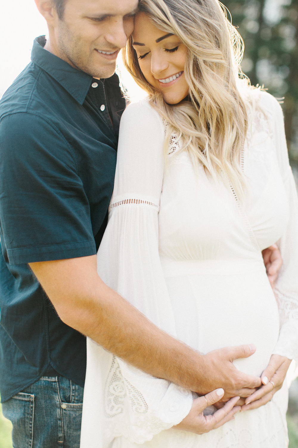 Caitlin Lindquist of the blog Dash of Darling shares her 29 week pregnancy update on her first pregnancy