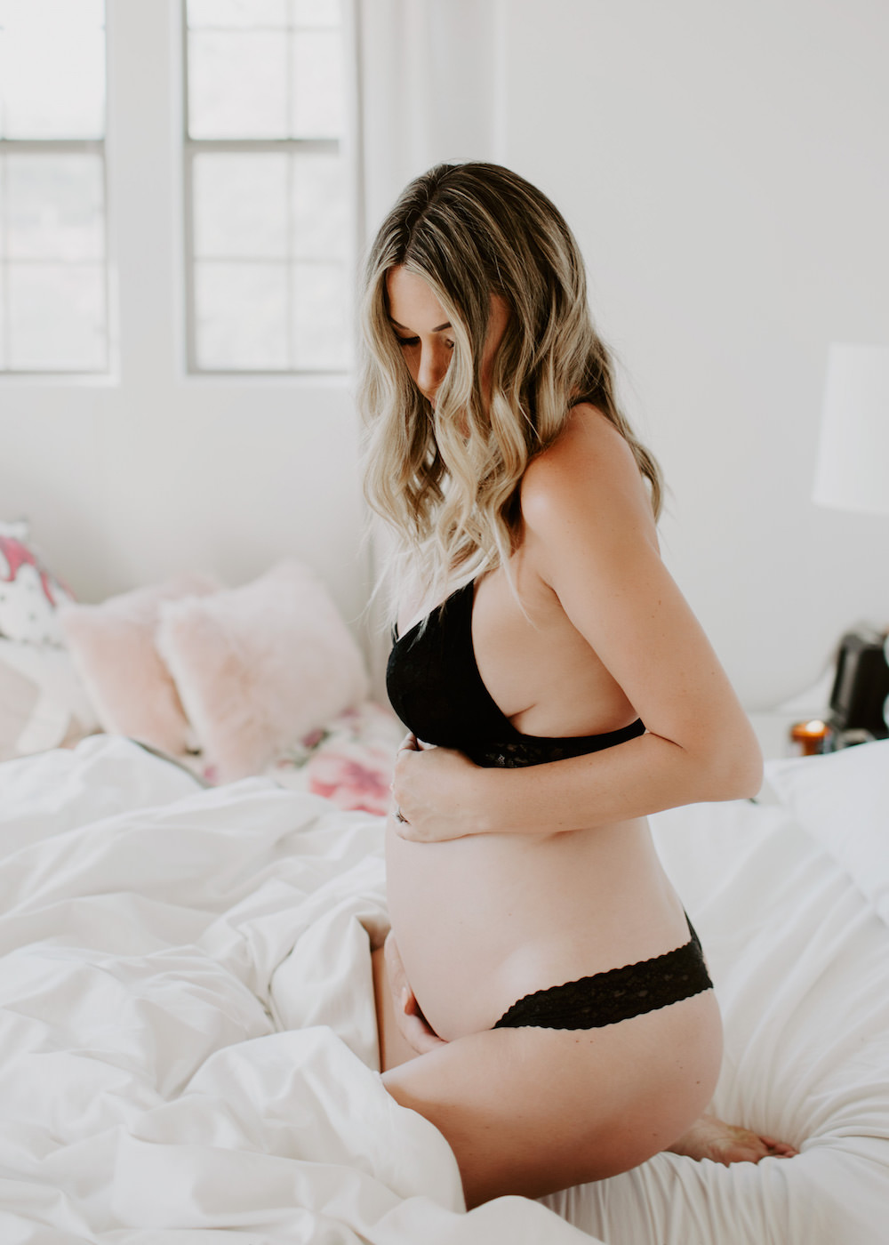 Dash of Darling shares how to avoid getting stretch marks during pregnancy by using her favorite beauty products like coconut melt