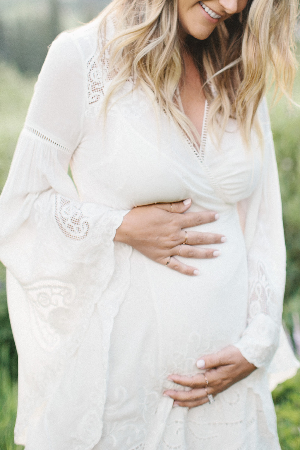 Caitlin Lindquist of the blog Dash of Darling shares her 29 week pregnancy update on her first pregnancy