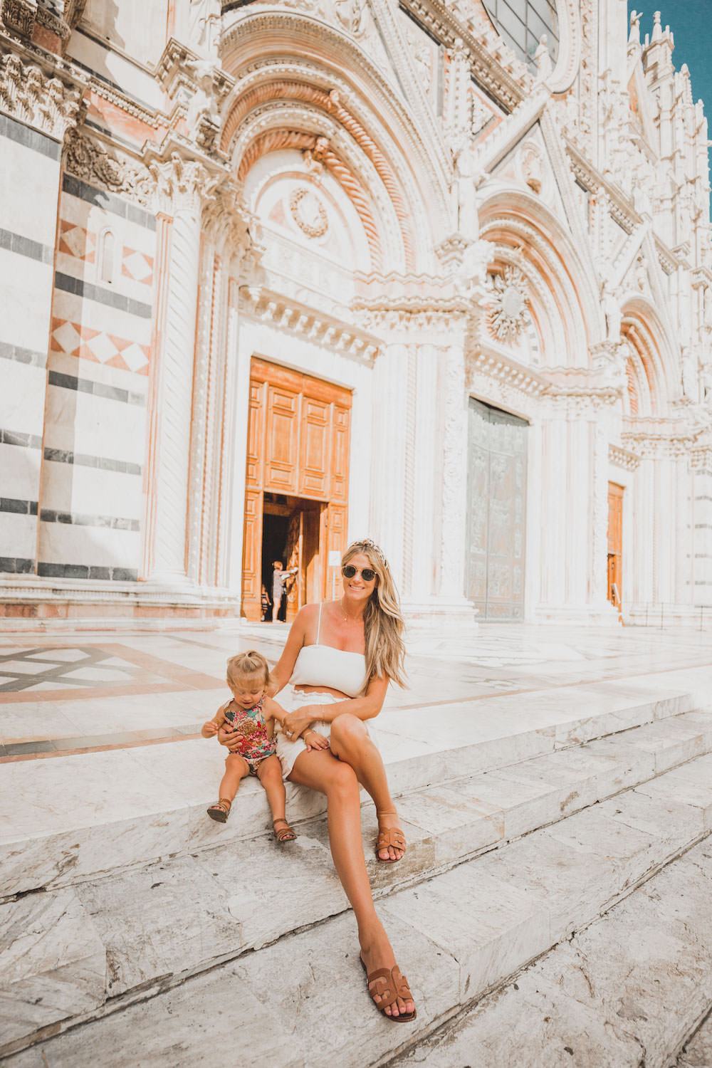 Dash of Darling | San Gimignano Italy travel