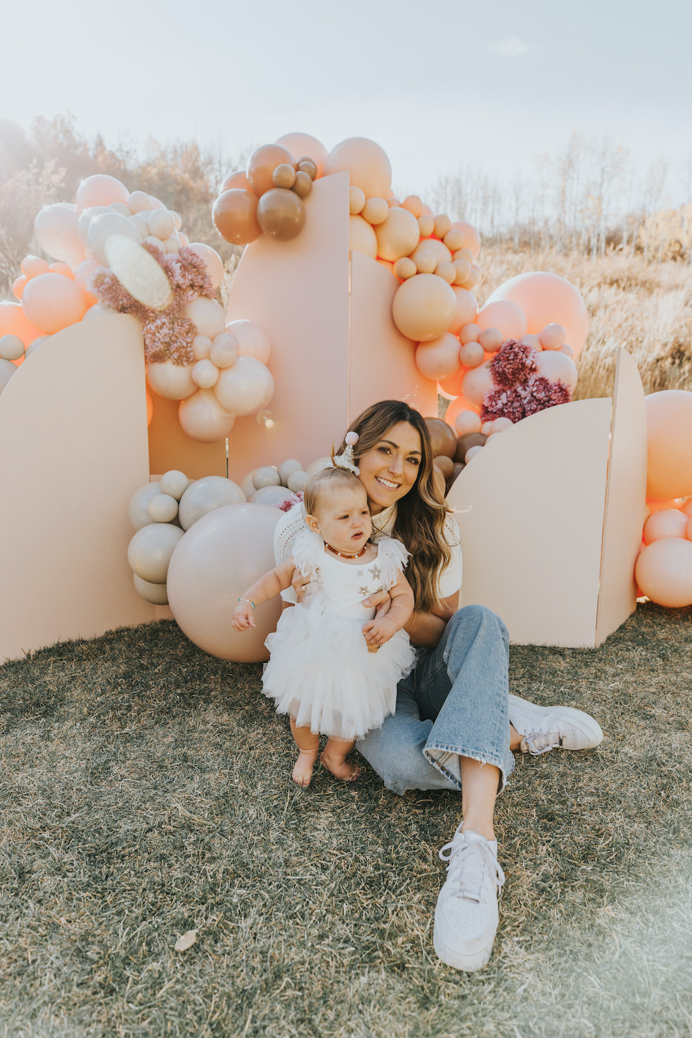 Dash of Darling | Balloon Arch First Birthday Party